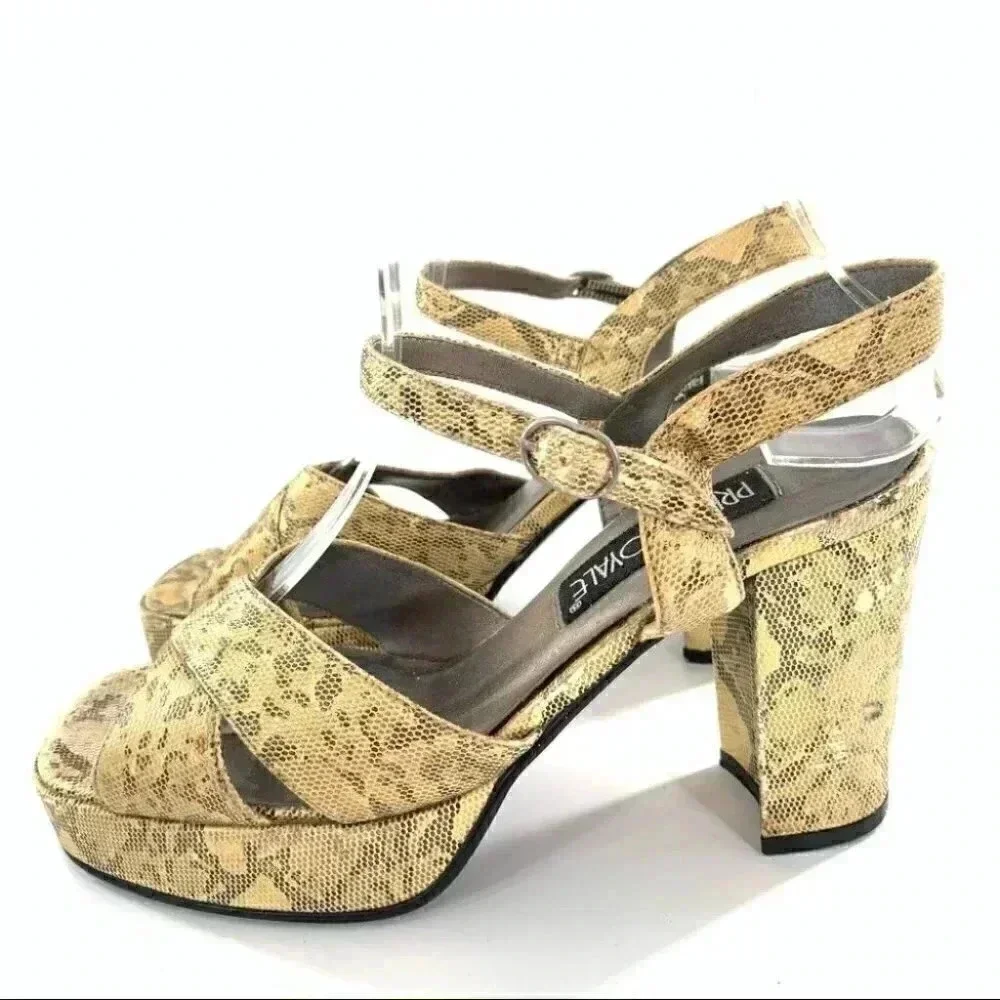 Prima Royale heels size 7 cream gray Python print chunky 60s 70s platforms